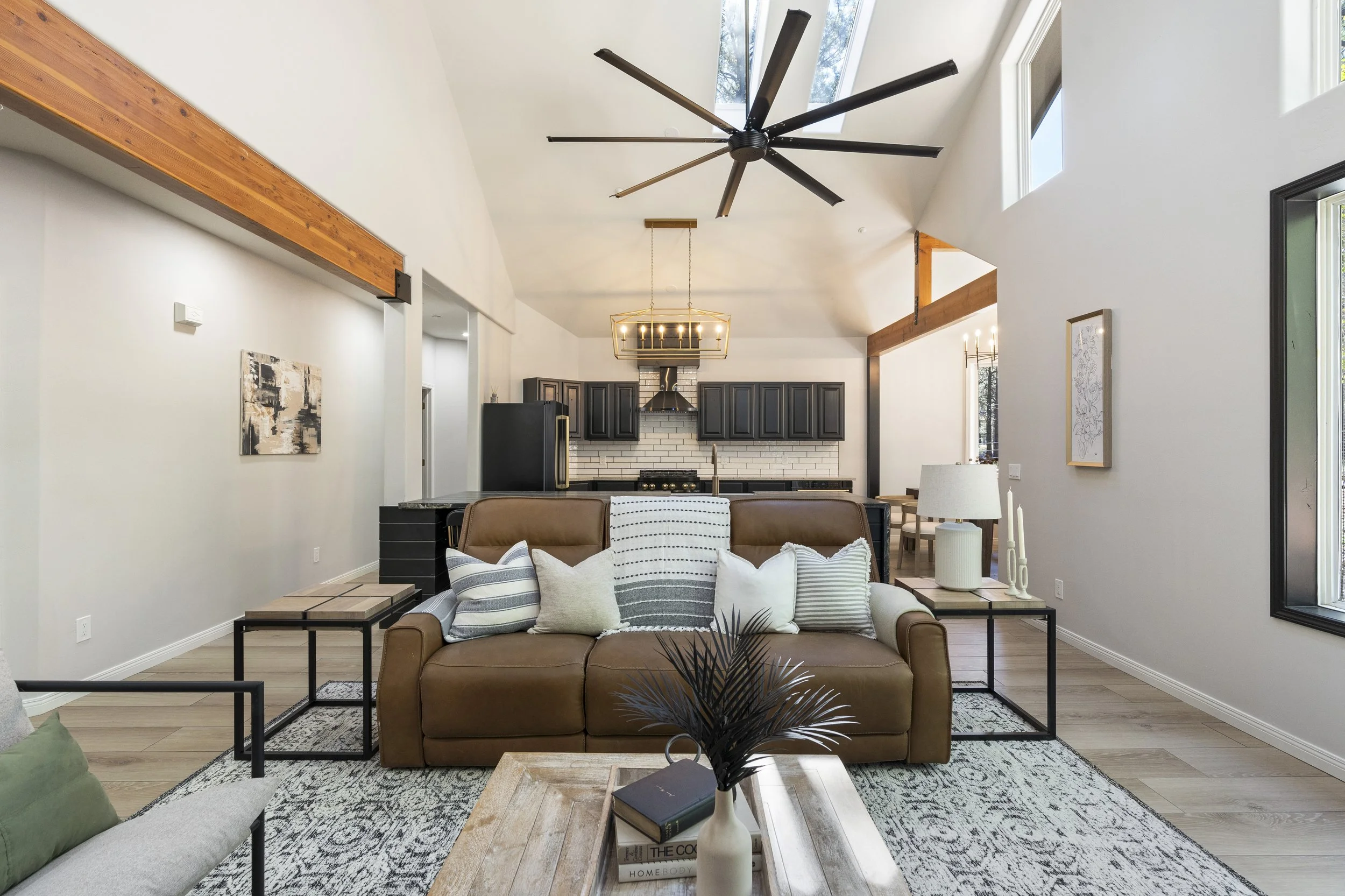 06-cassandra blvd home.JPG