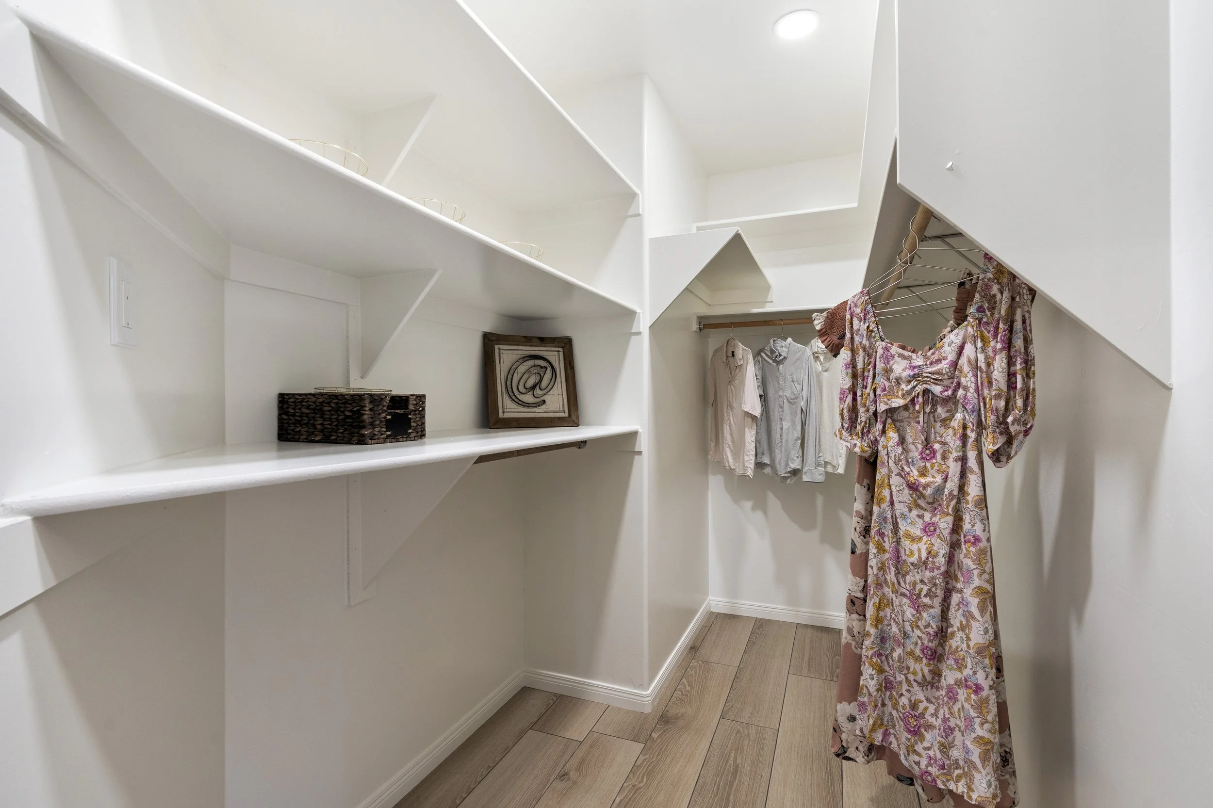 17-cassandra blvd home.JPG