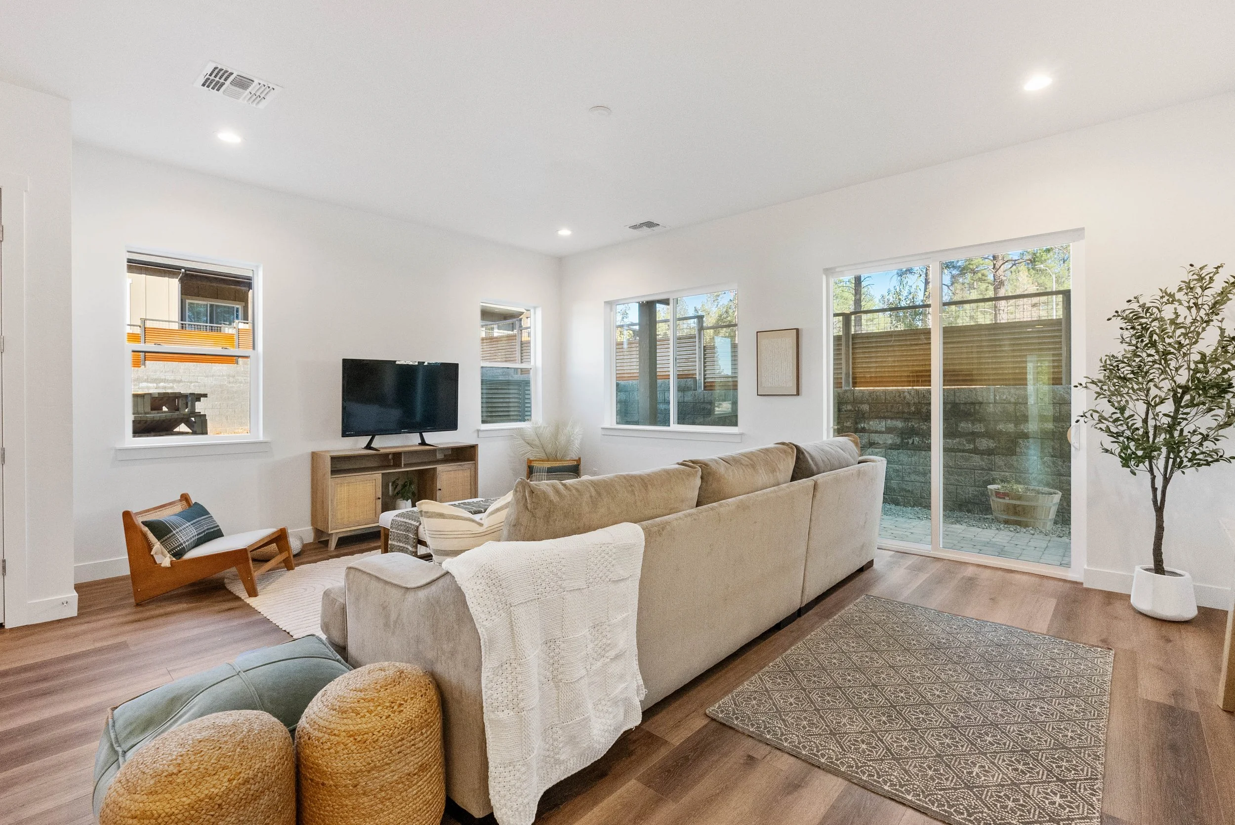 CDR 35- Interior (19).JPEG