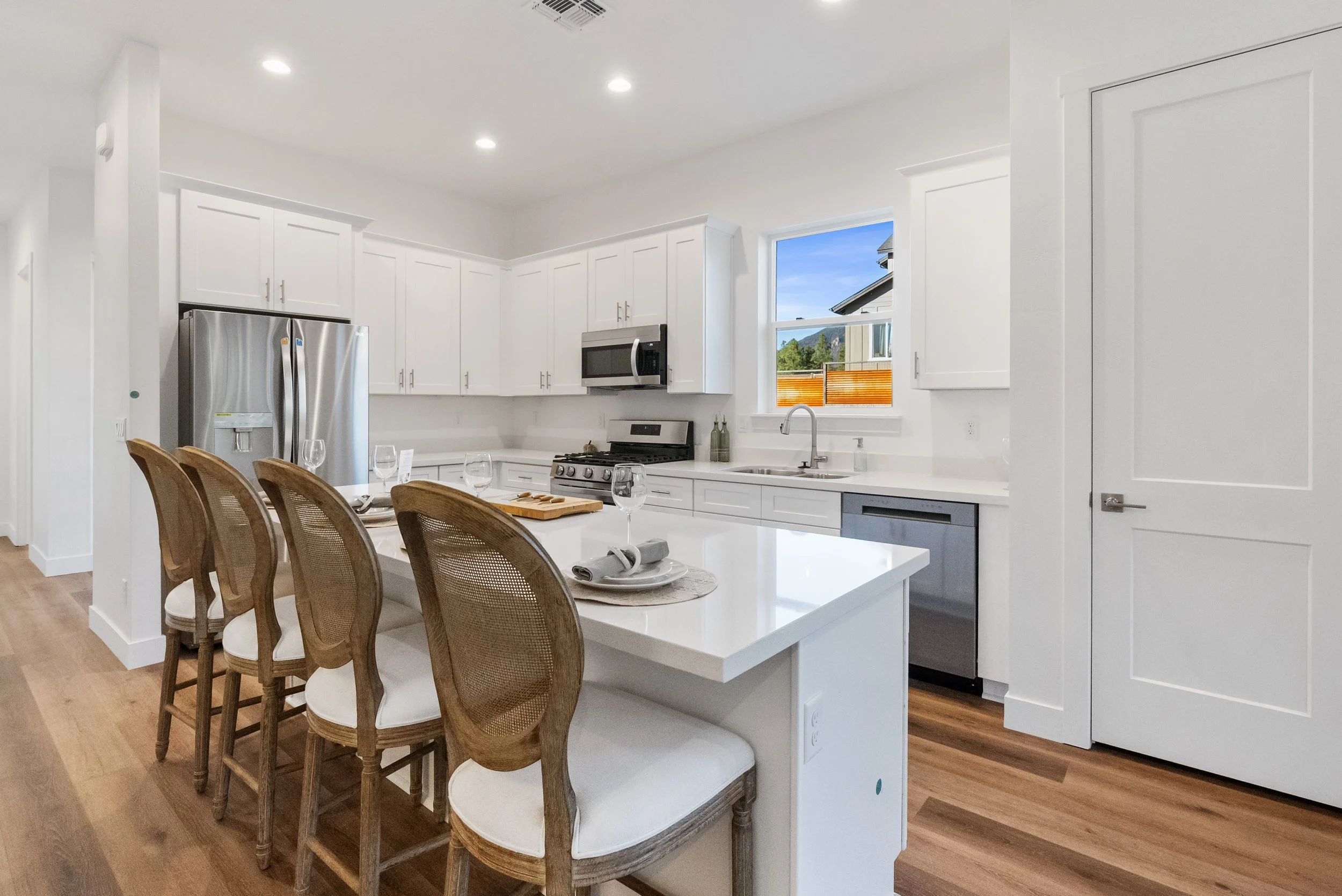 CDR 35- Interior (3).JPEG